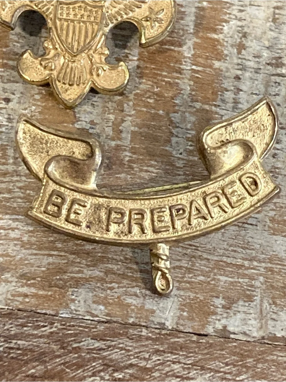 Gold Boy Scouts 'Be Prepared' Pin Set